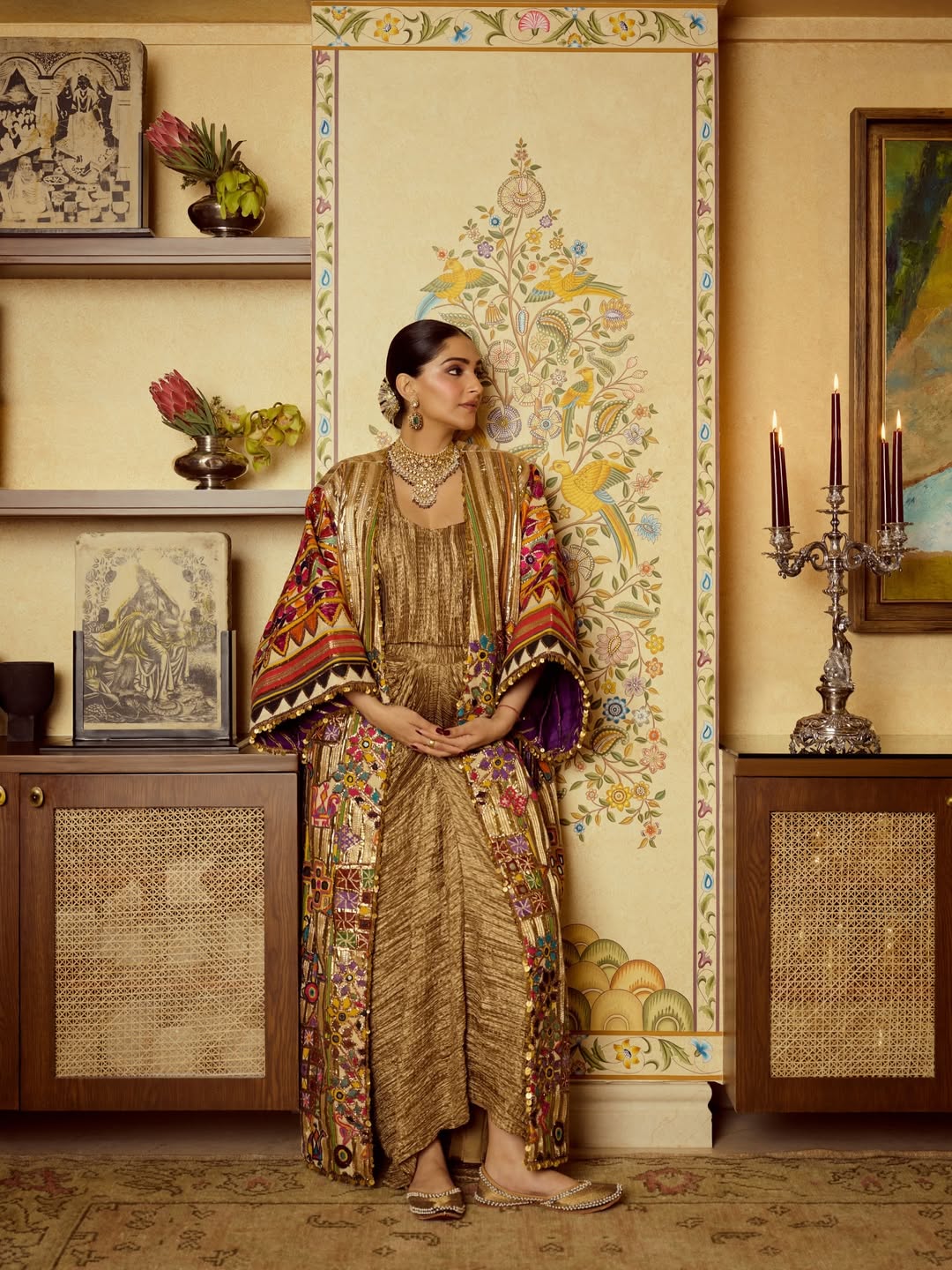 سونام كابور إطلالة مرحة غنية بالألوان الزاهية