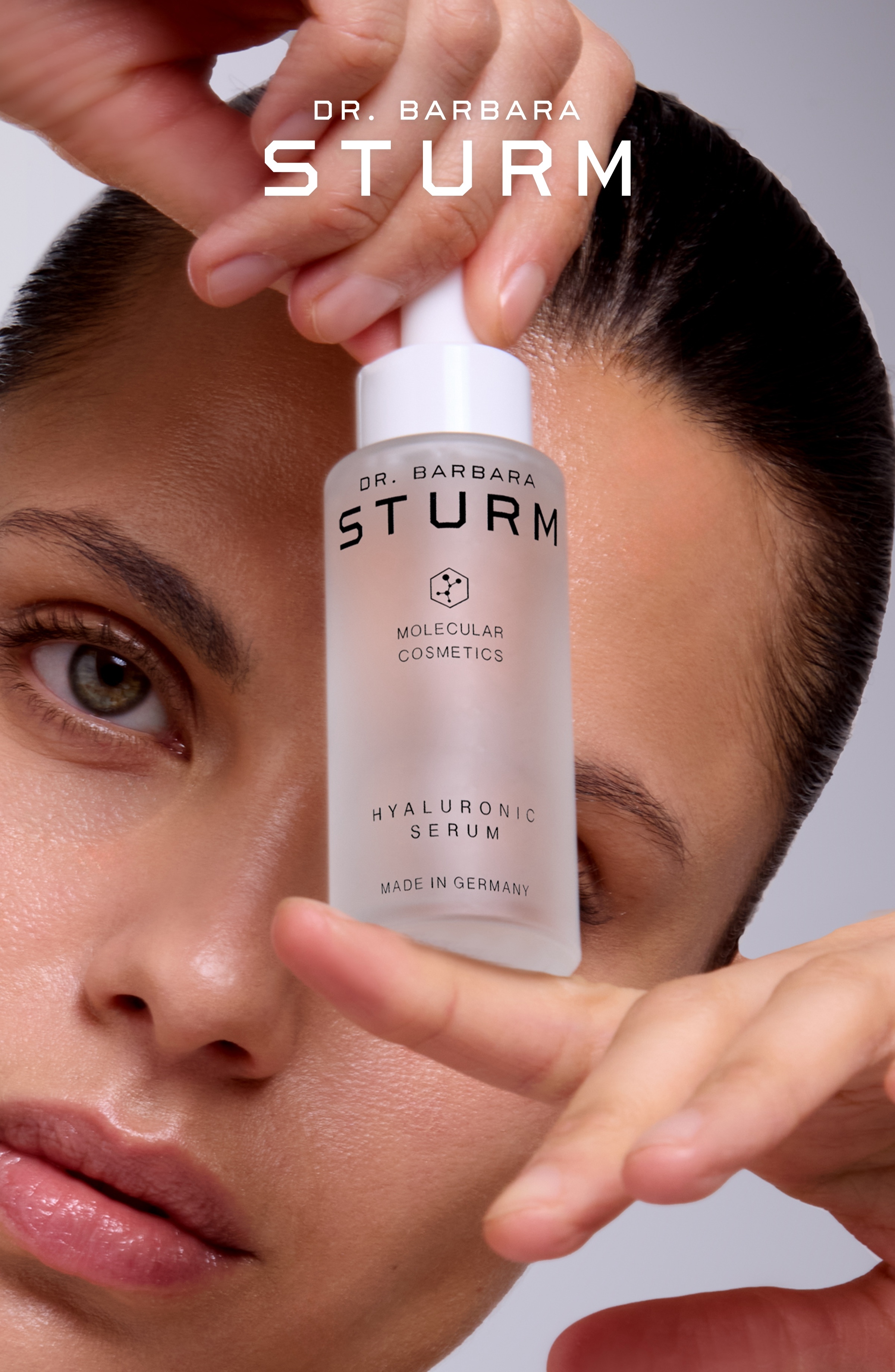 سيروم الهيلارونيك الجديد من علامة DR. BARBARA STURM