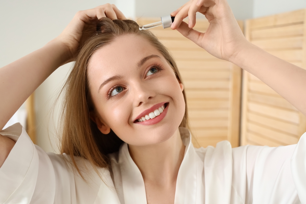 سيروم بزيت الأرغان والجوجوبا واللافندر رائع  للحماية من الجفاف قبل التصفيف.