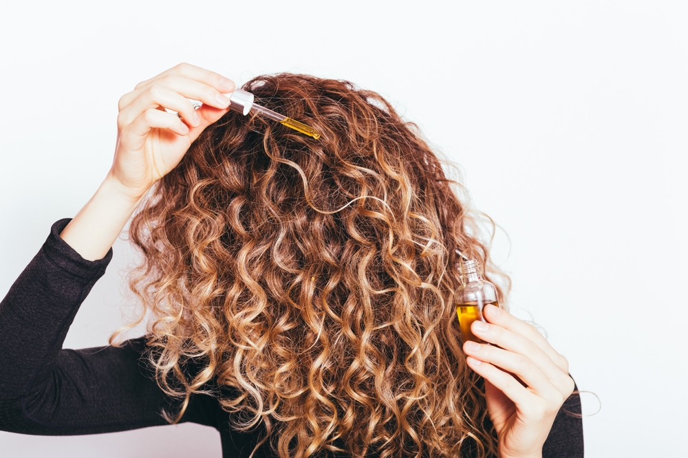 سيروم مرطب يحدد التموجات لشعرك الكيرلي