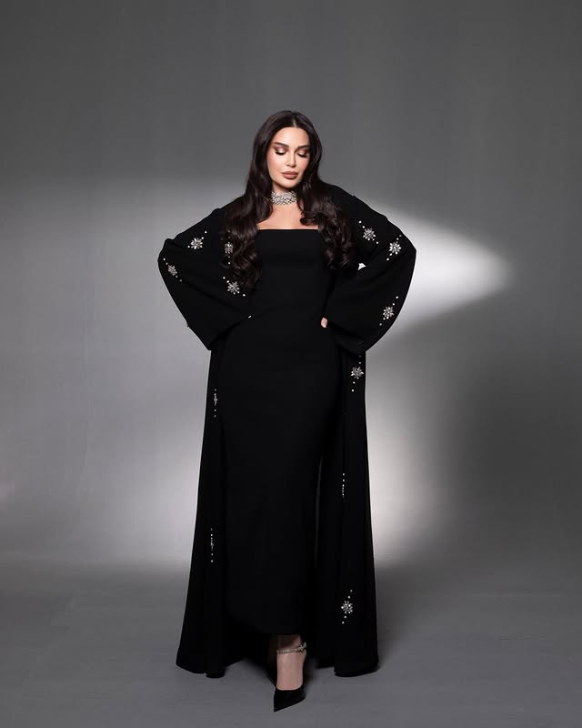سيرين عبد النور بإطلالة رمضانية باللون الأسود