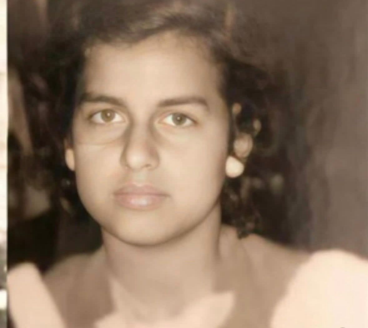 سيمون في طفولتها