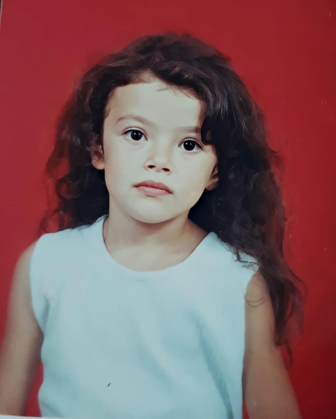 من هي سينام أونسال؟ رحلة نجمة من فوتشا إلى العالمية