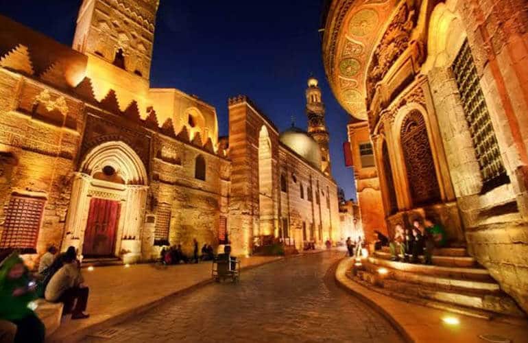 شارع المعز لدين الله الفاطمي ومجمع الأديان