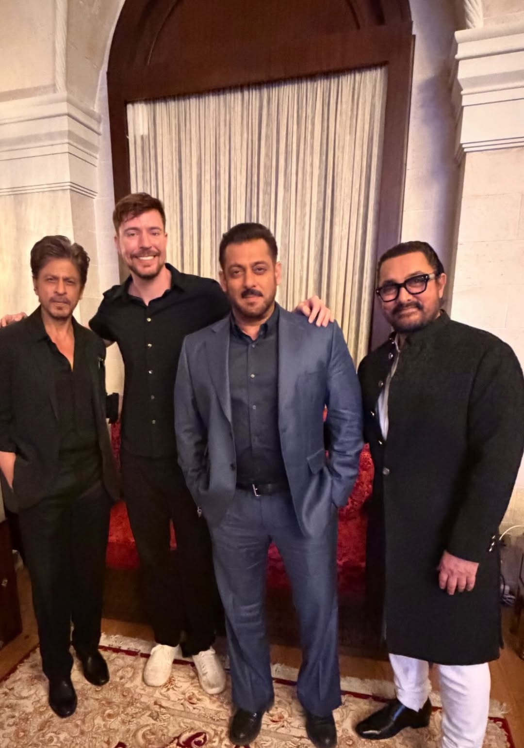 اجتماع شاروخان وسلمان خان في السعودية