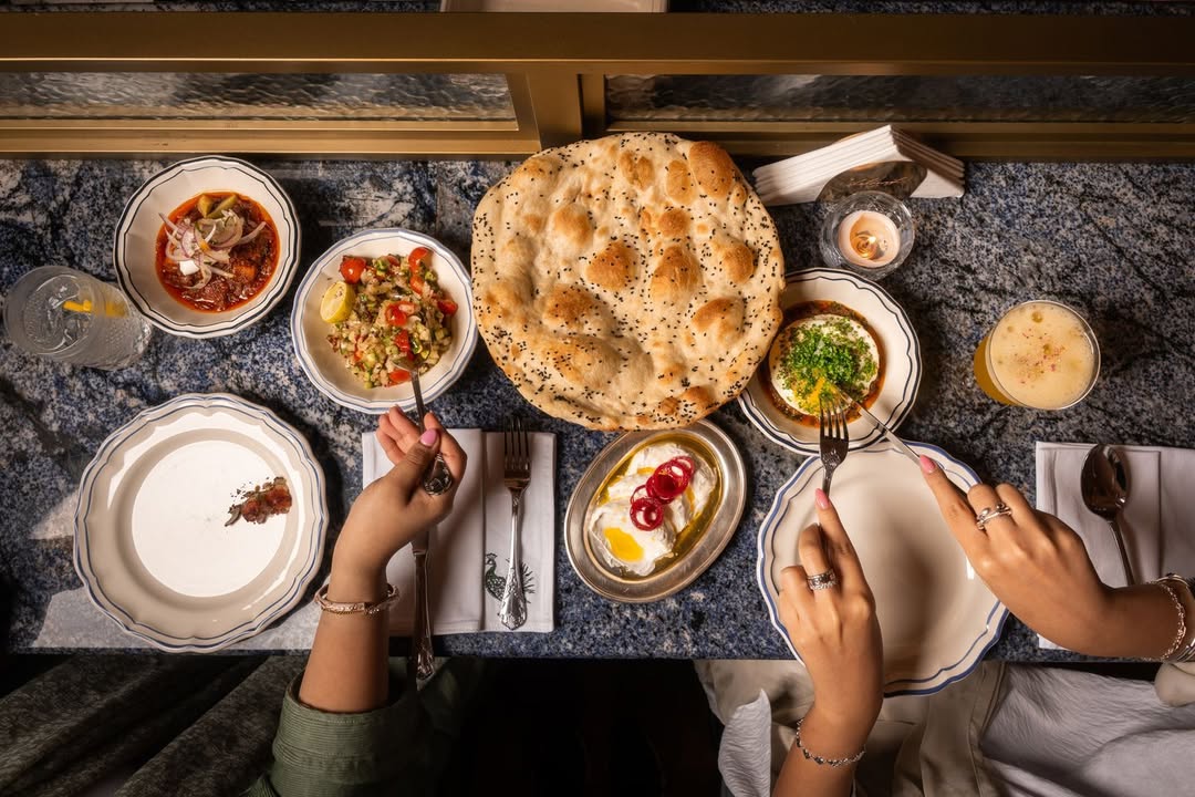 شاهنامه مطعم فارسي يقدّم تجربة راقية في ليالي الدرعية