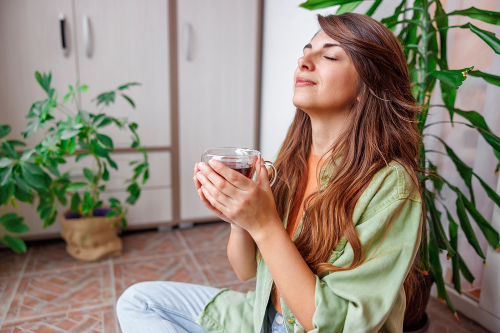شرب الشاي الأخضر  يقلل الالتهابات ويمنح التوهّج