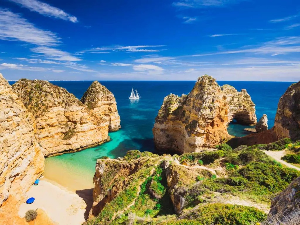 شواطئ البرتغال الرائعة بين السواحل البركانية