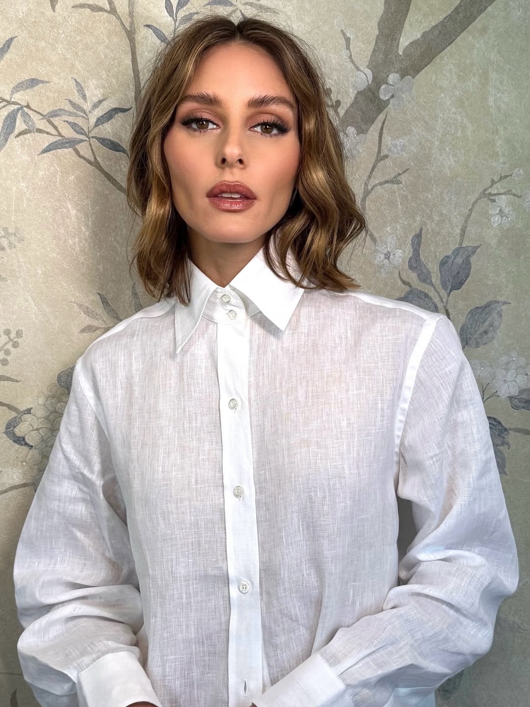 صبغات الشعر البني بتدرجاته الفاتحة من اطلالة Olivia Palermo