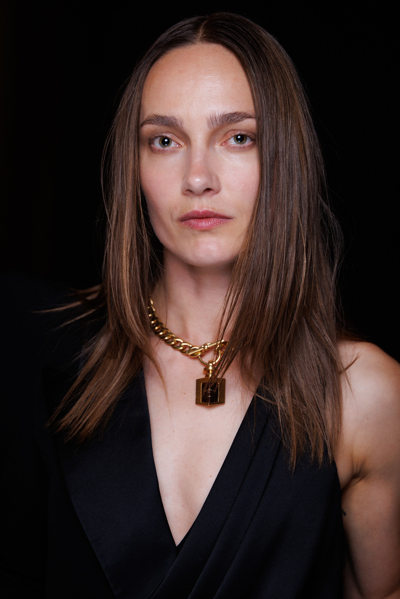 صبغات الشعر البني بتموجات الشوكولا من Balmain