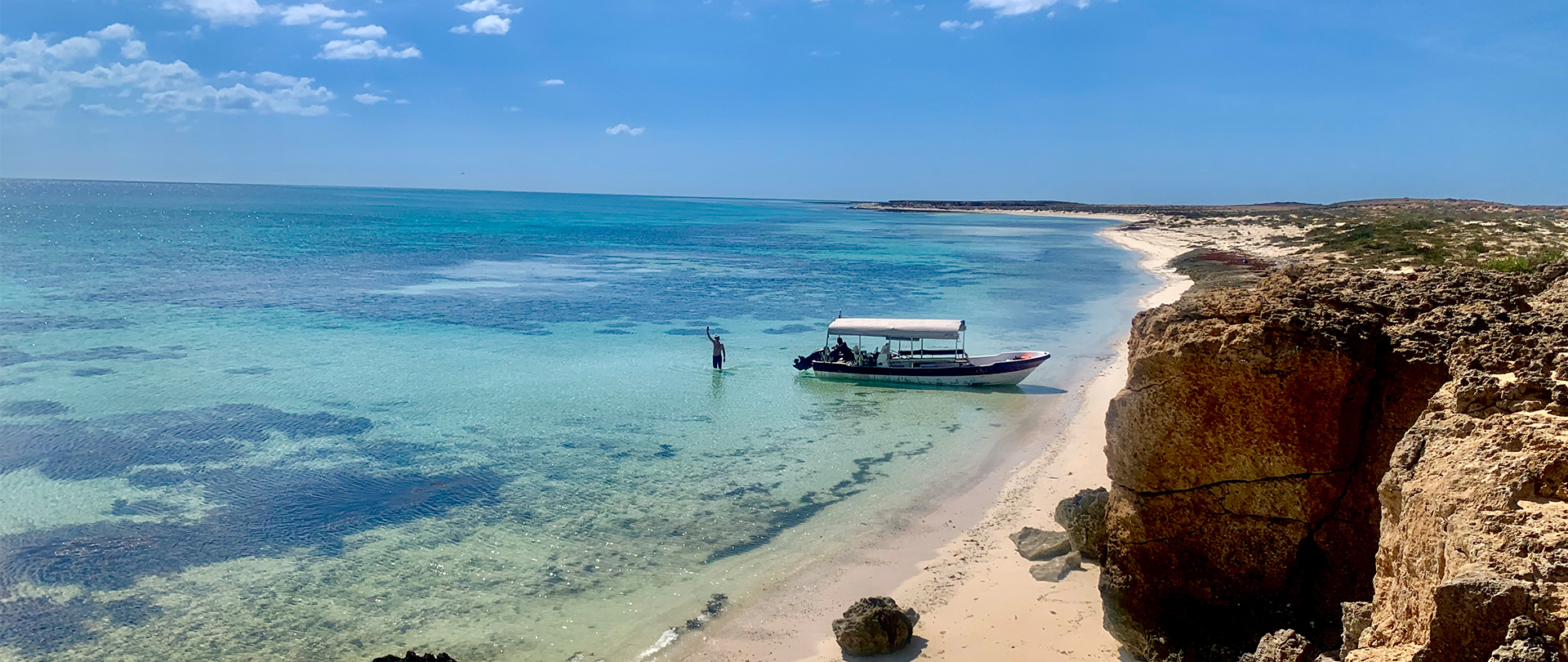 صفاء المياه وجمال الطبيعة في جزر فرسان الساحرة