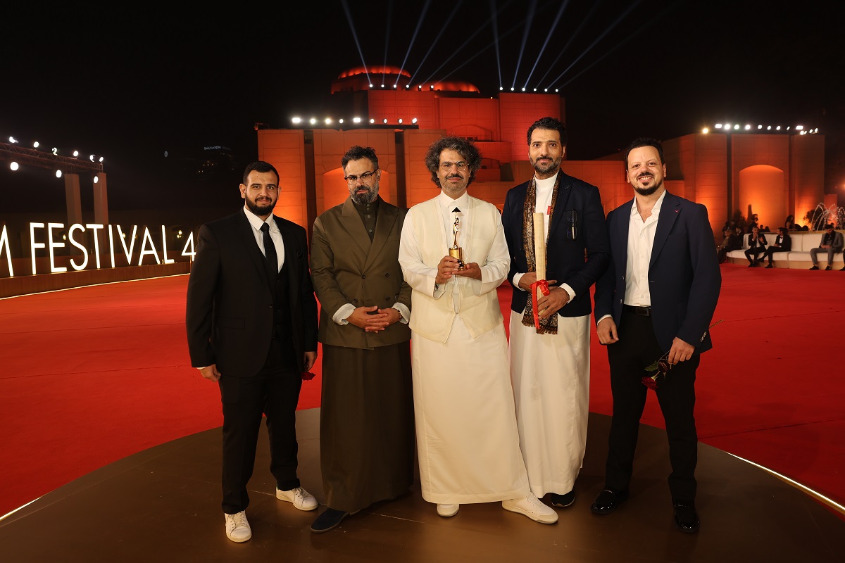 صناع فيلم "ضد السينما" 