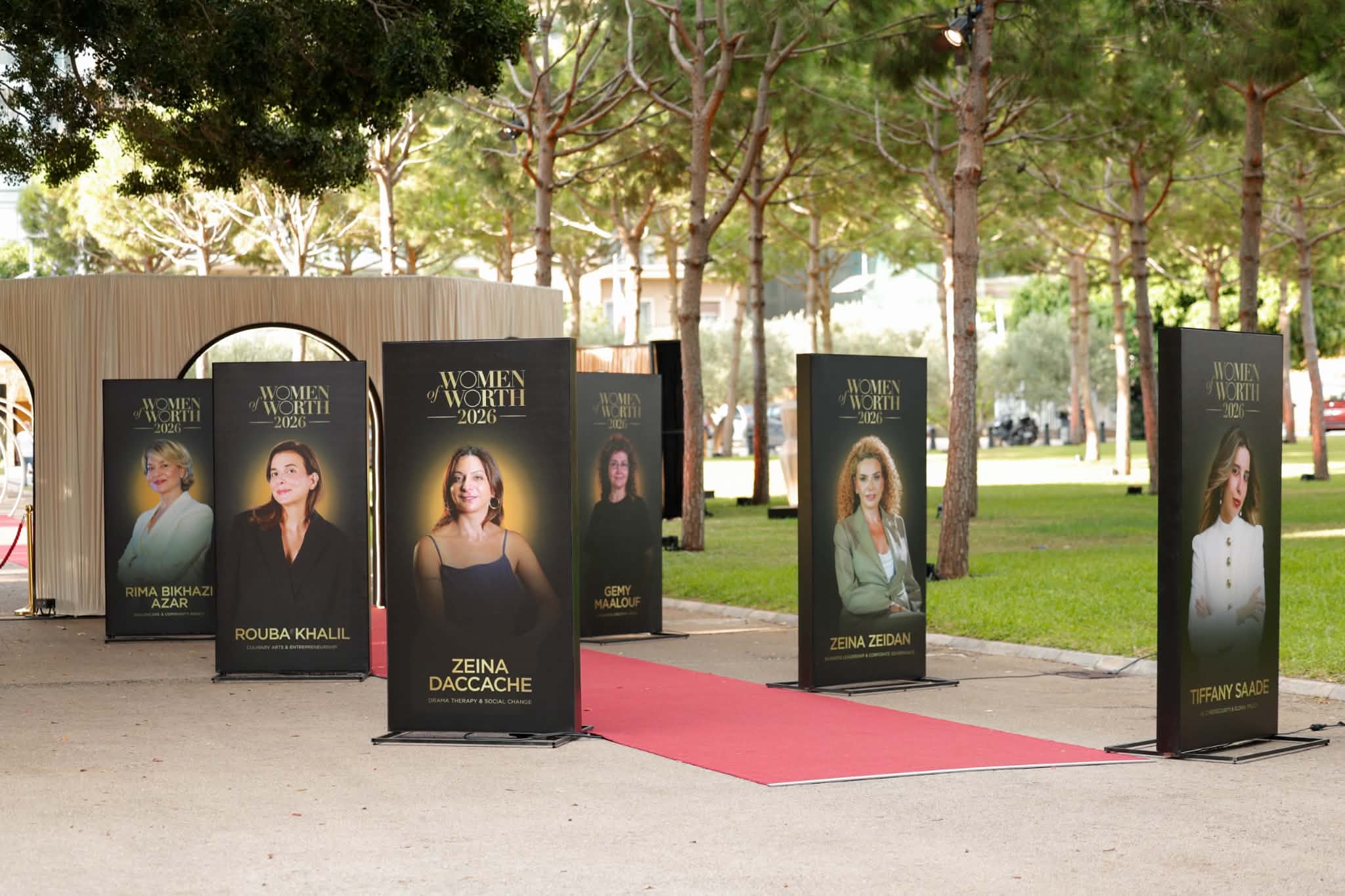 صور المكرمات في احتفال Women of Worth 2026 في لبنان.