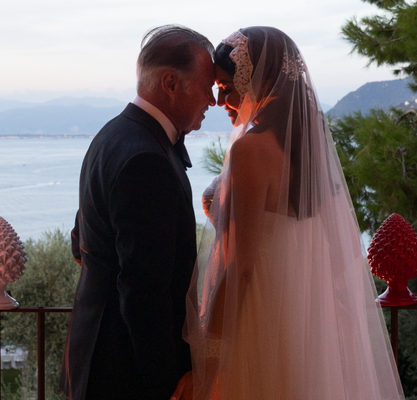 صورة رومانسية لأروى جودة في حفل زفافها