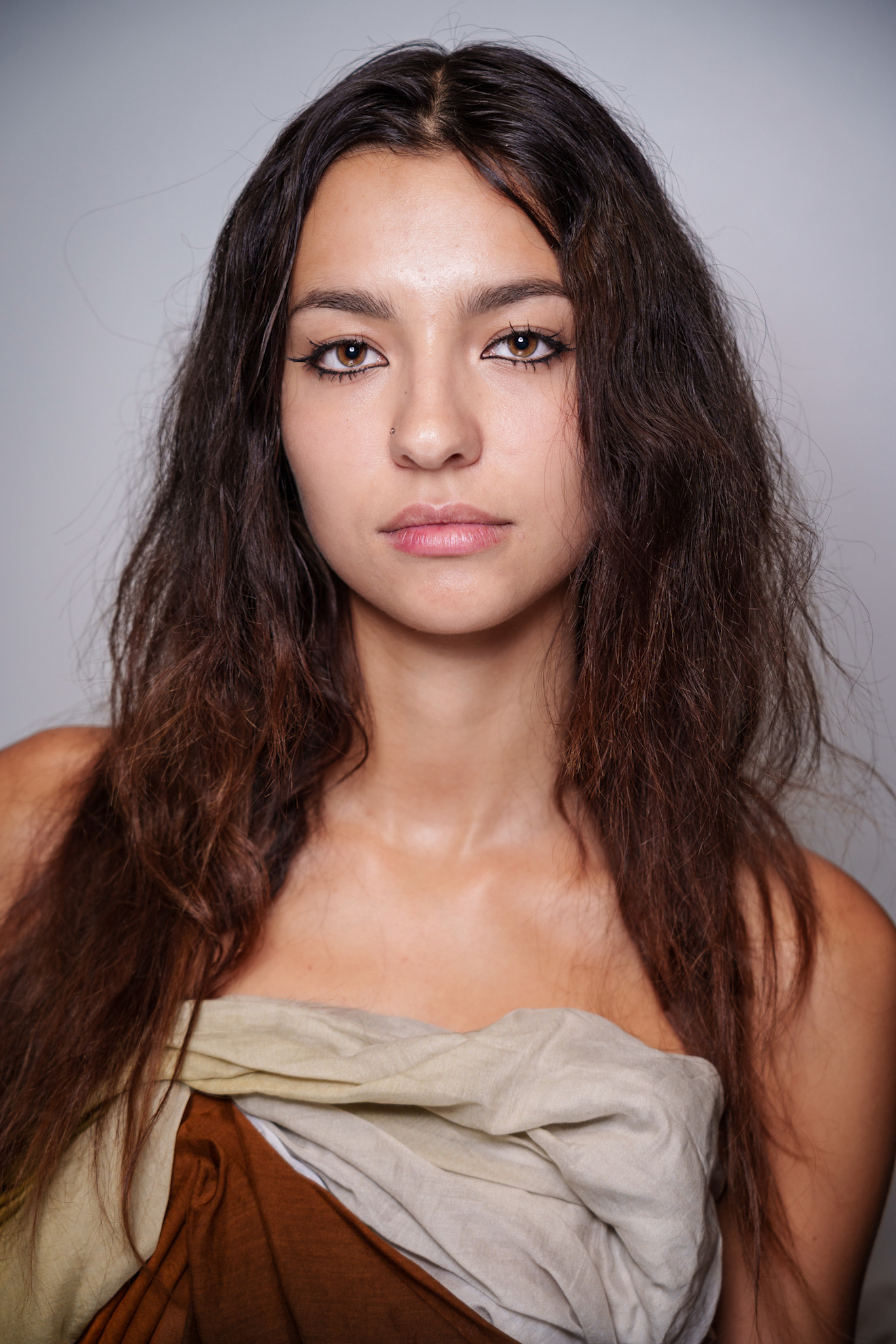 صيحات الرموش الطويلة والمعقودة من دار Mossi