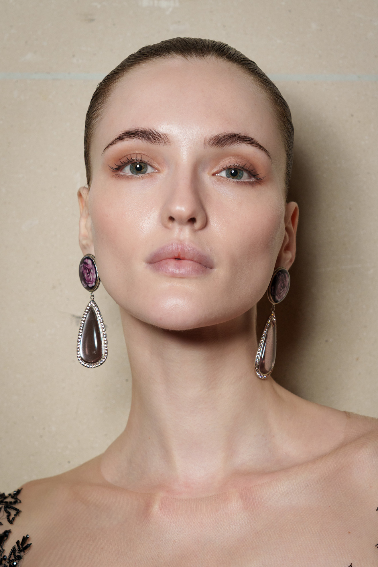 صيحة المكياج البني المات والفاتح على طريقة دار Georges Hobeika