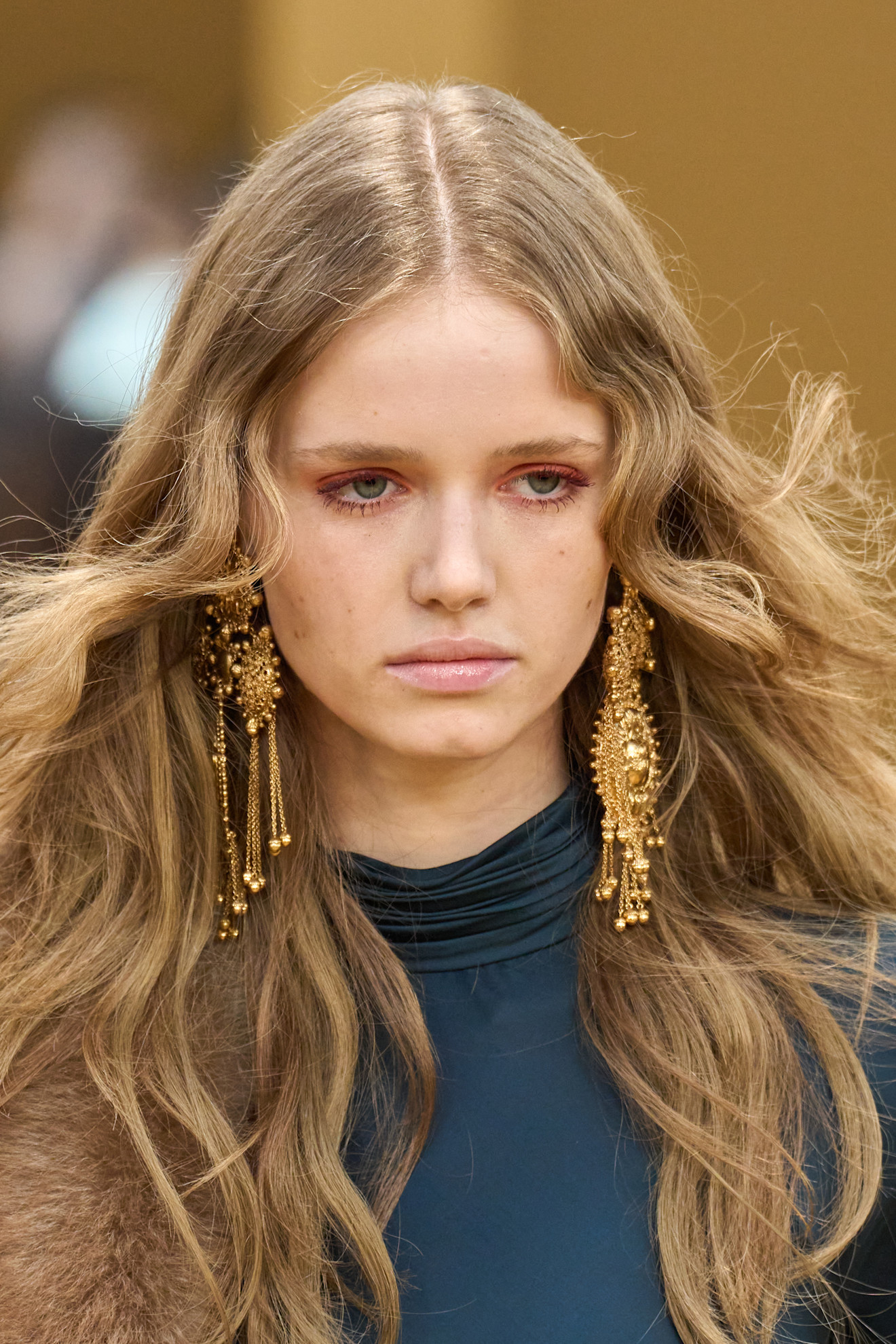 صيحة المكياج المرجاني الفاتحمن دار Zimmermann