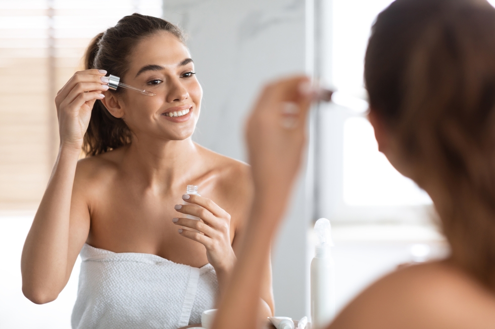 ضعي 2–3 قطرات فقط من زيت الحلبة للحصول على نتائج مرضية