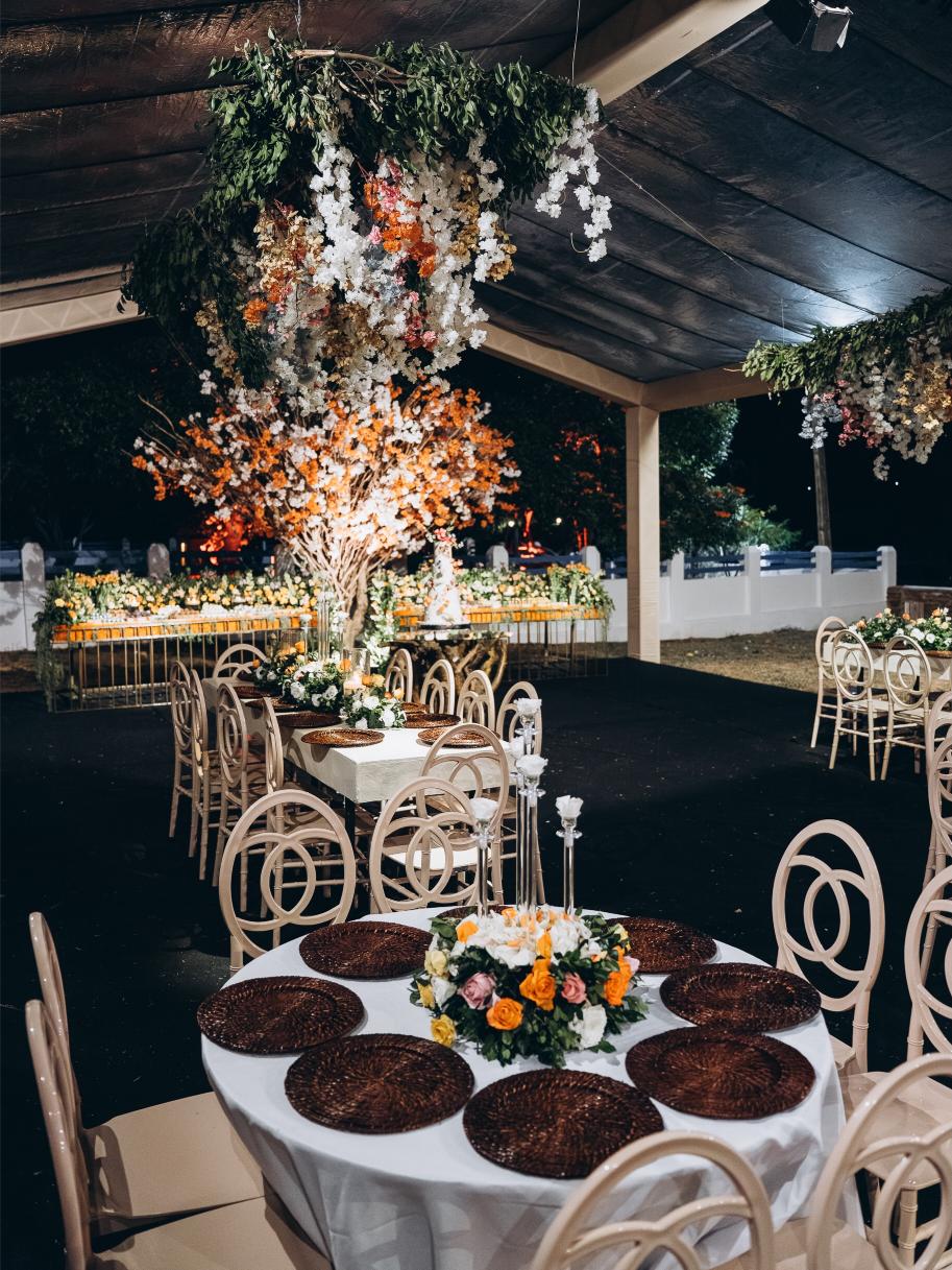 طاولة الطعام كمساحة احتفالية- الصورة من صفحة Dayse Nunes Decoraçõe@