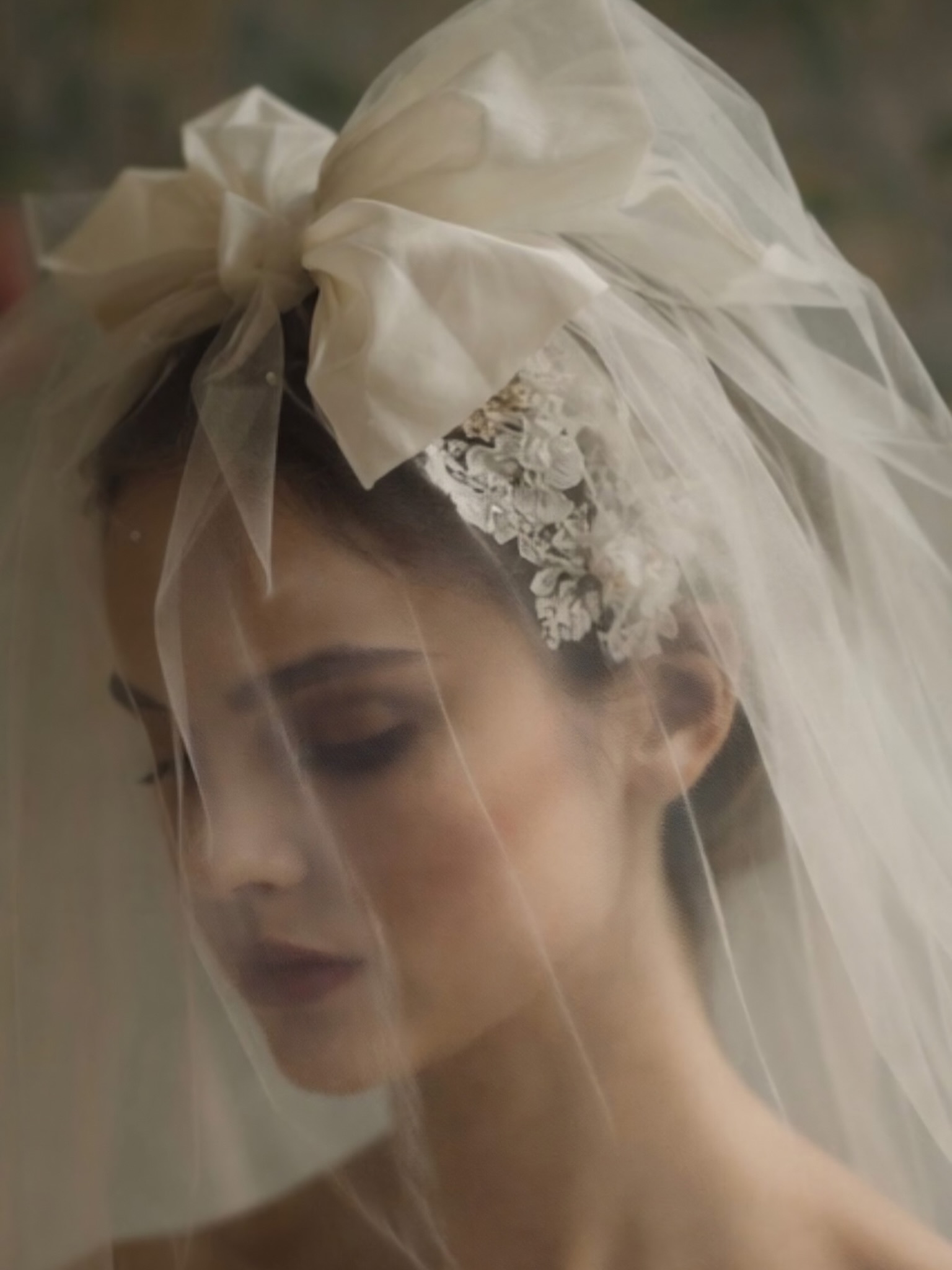 طرحة مشغولة بالتول من Zuleyha Kuru Wedding