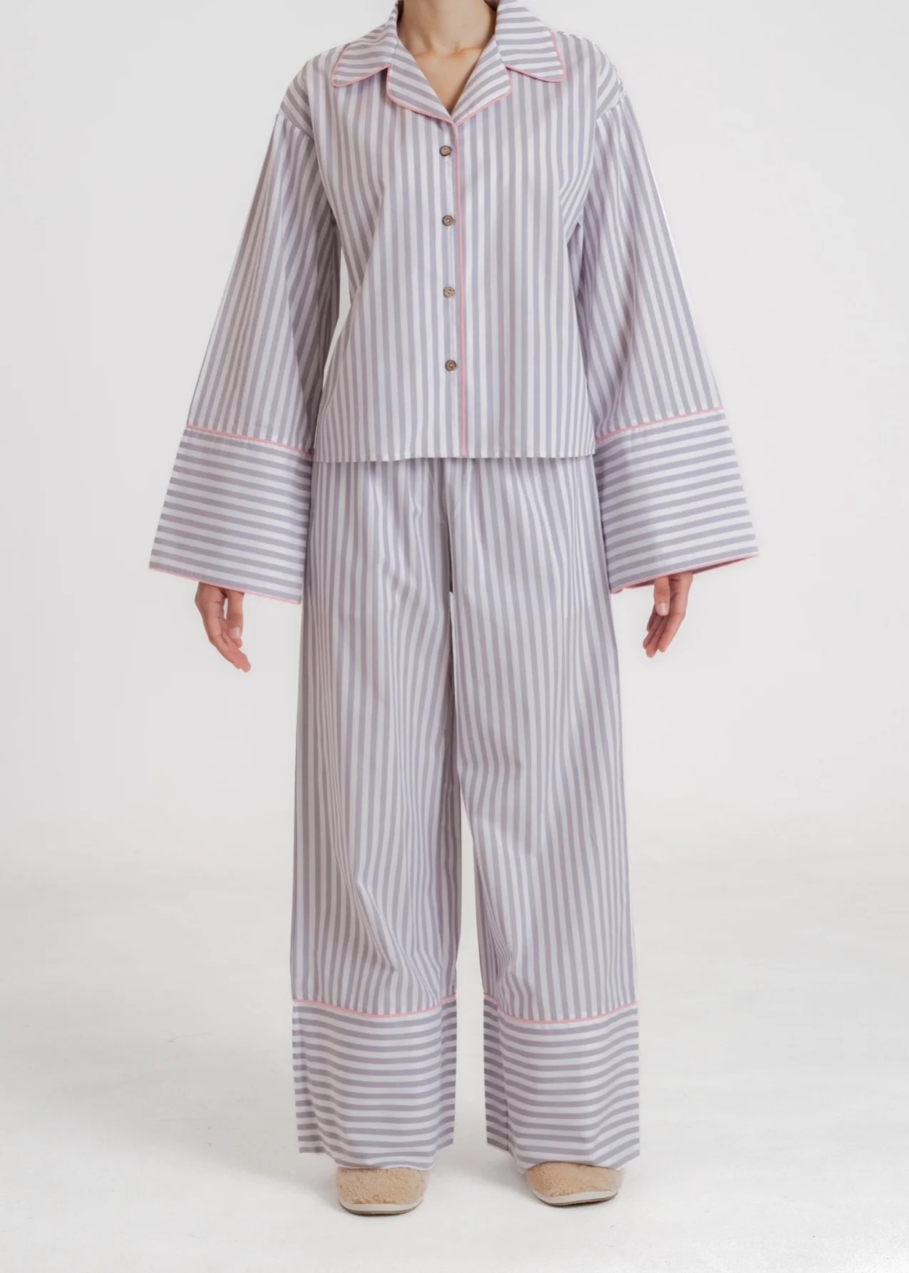 طقم بجاما من CHALDENE