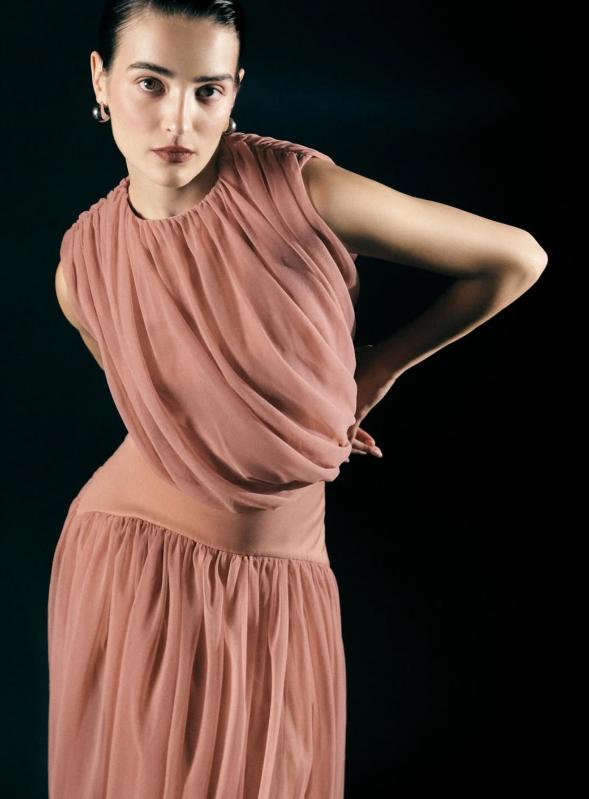 طقم من مجموعة Abadia خريف_شتاء ٢٠٢٥