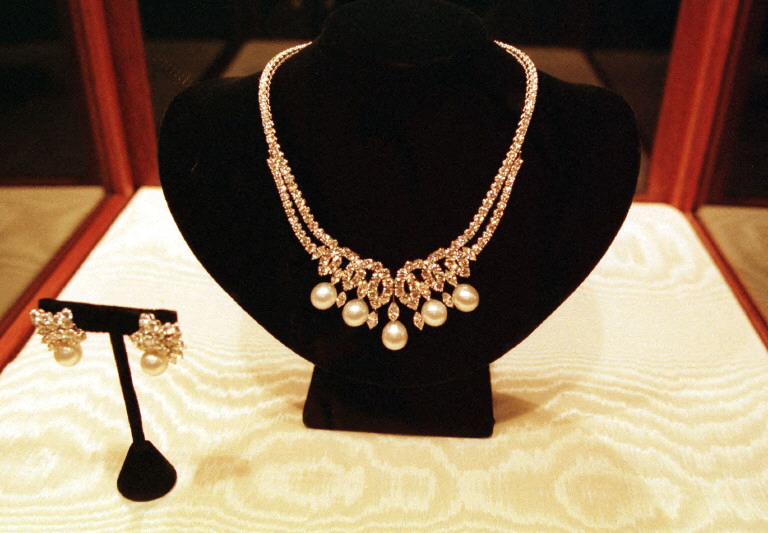 طقم Garrard Swan Lake Suite