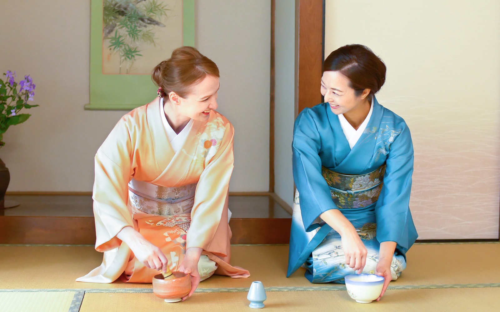 طقوس الشاي الياباني المشاركة في سادو أو طريق الشاي