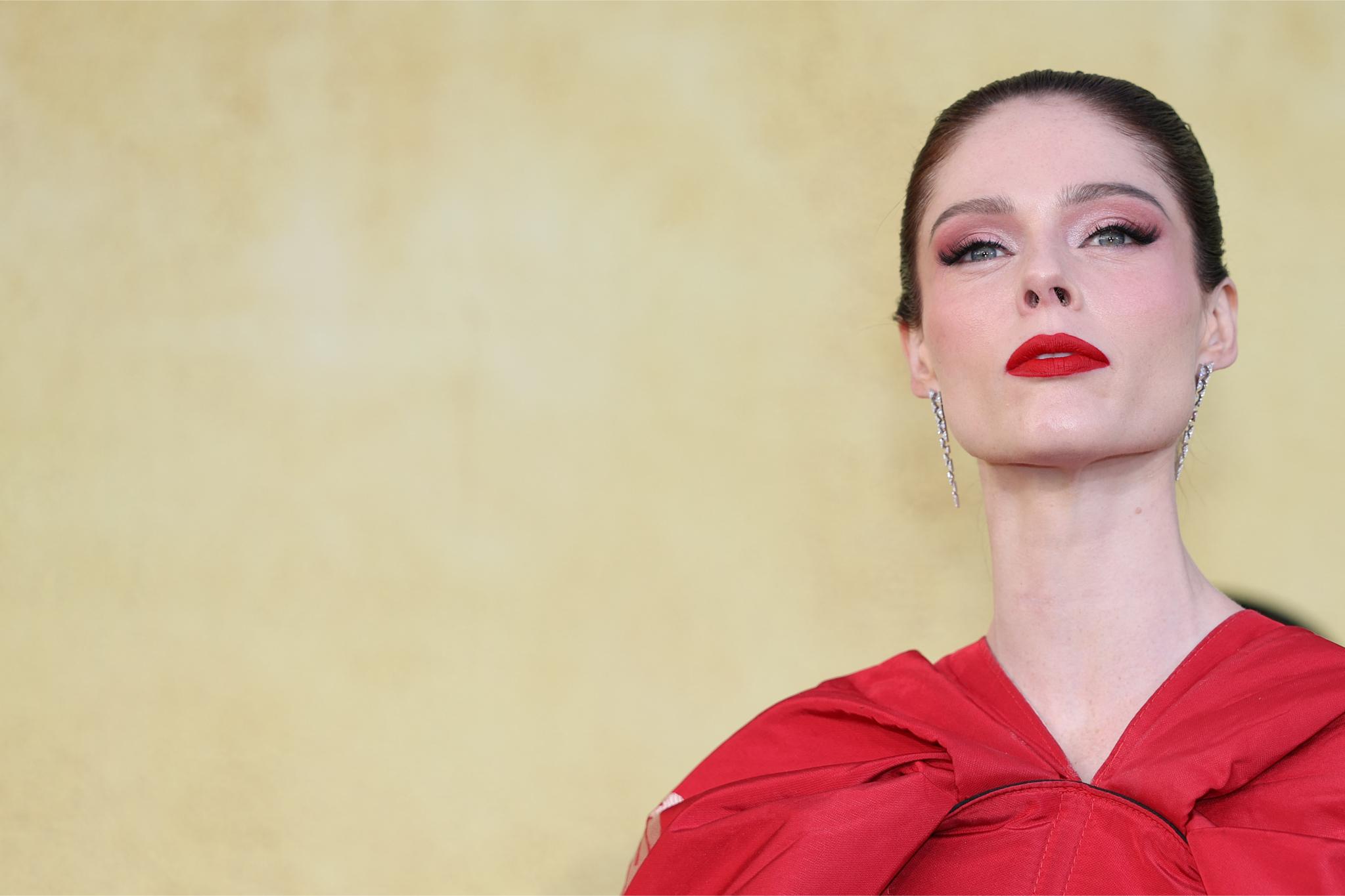 ظلال العيون الحمراء بأسلوب Coco Rocha