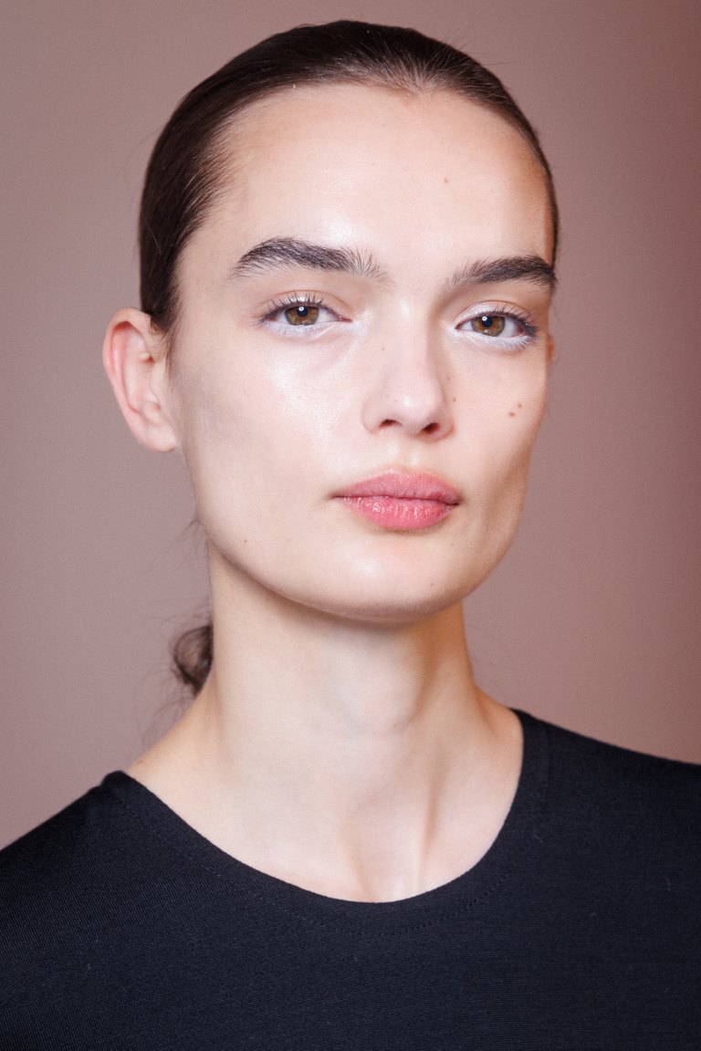 عادات صحية تجعل بشرتك بمظهر صحي