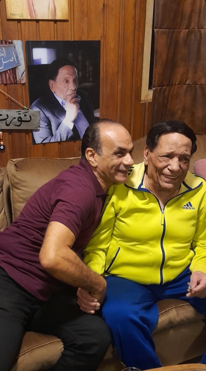 عادل إمام يتوقف عن الظهور الإعلامي