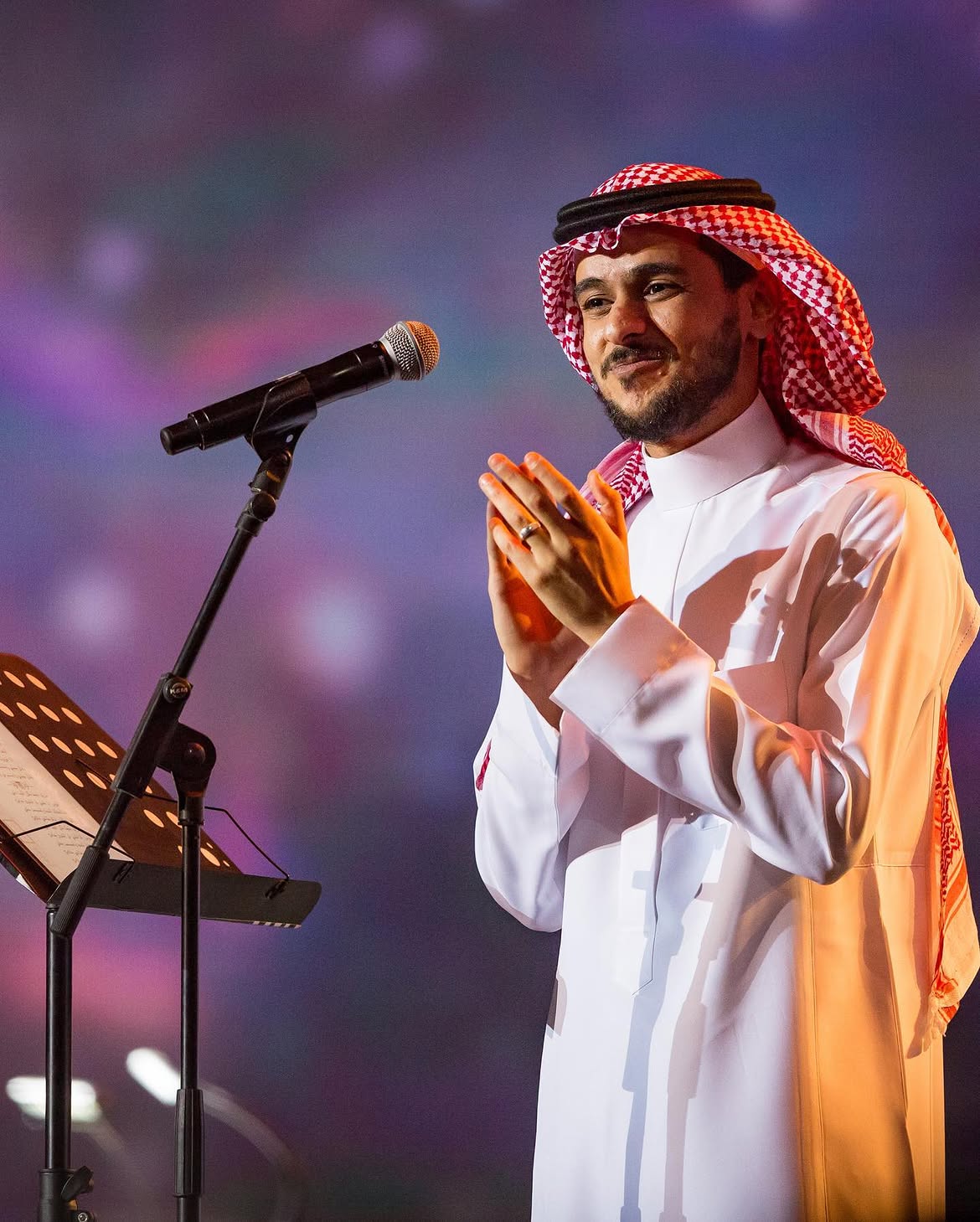 عايض على مسرح الخبر آرينا