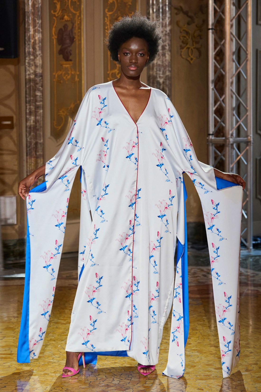 عباءة عصرية من مجموعة Kimono e Me