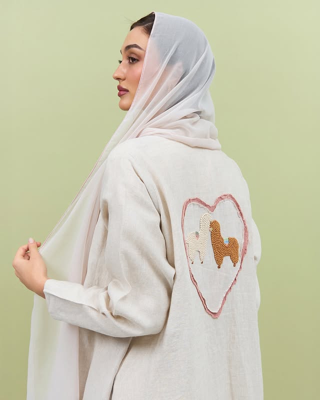 عباية كتان من Le Halo، مجموعة اللاما