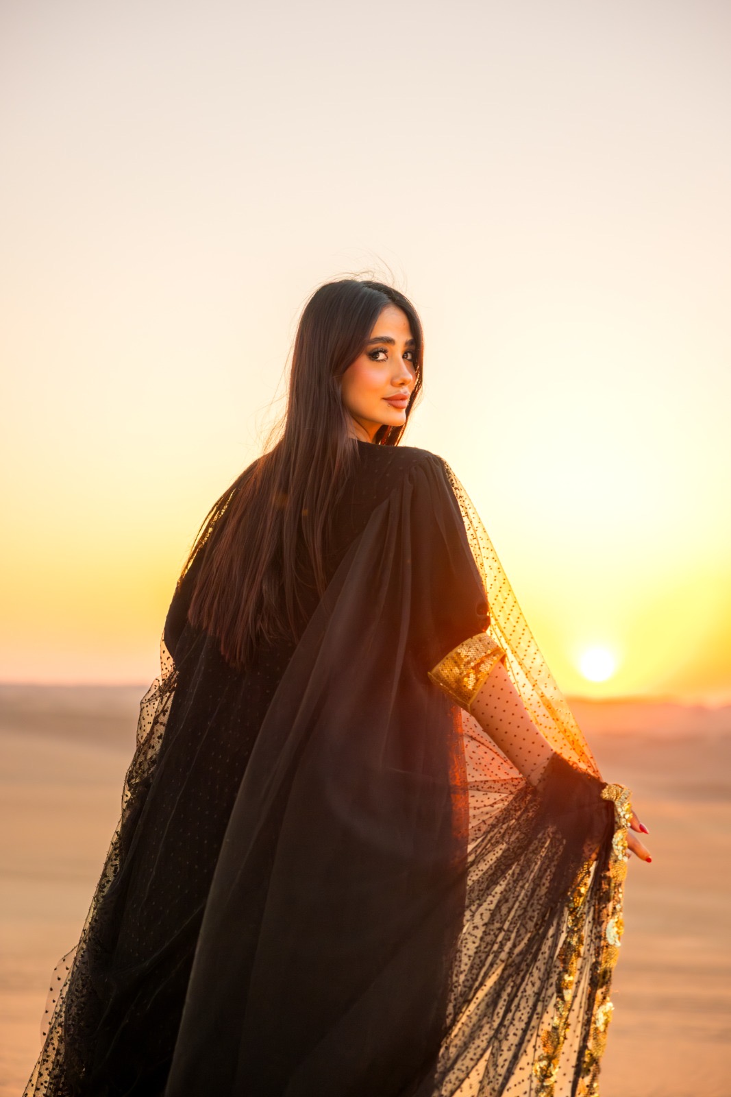 عباية من علامةت _كُترة_ مستوحاة من هوية _عروسة نجد_