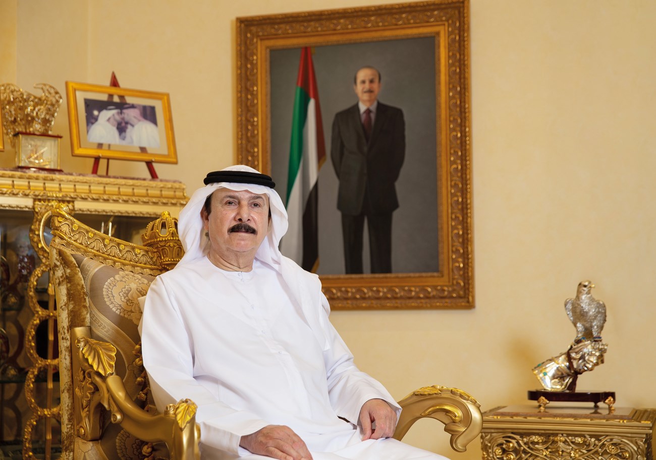 عبد الله محمد المعينة صمم علم دولة الإمارات