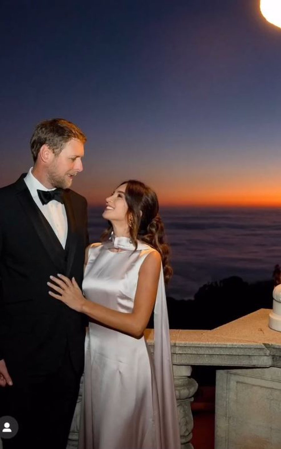 عرش من رمال وتاريخ من النفي