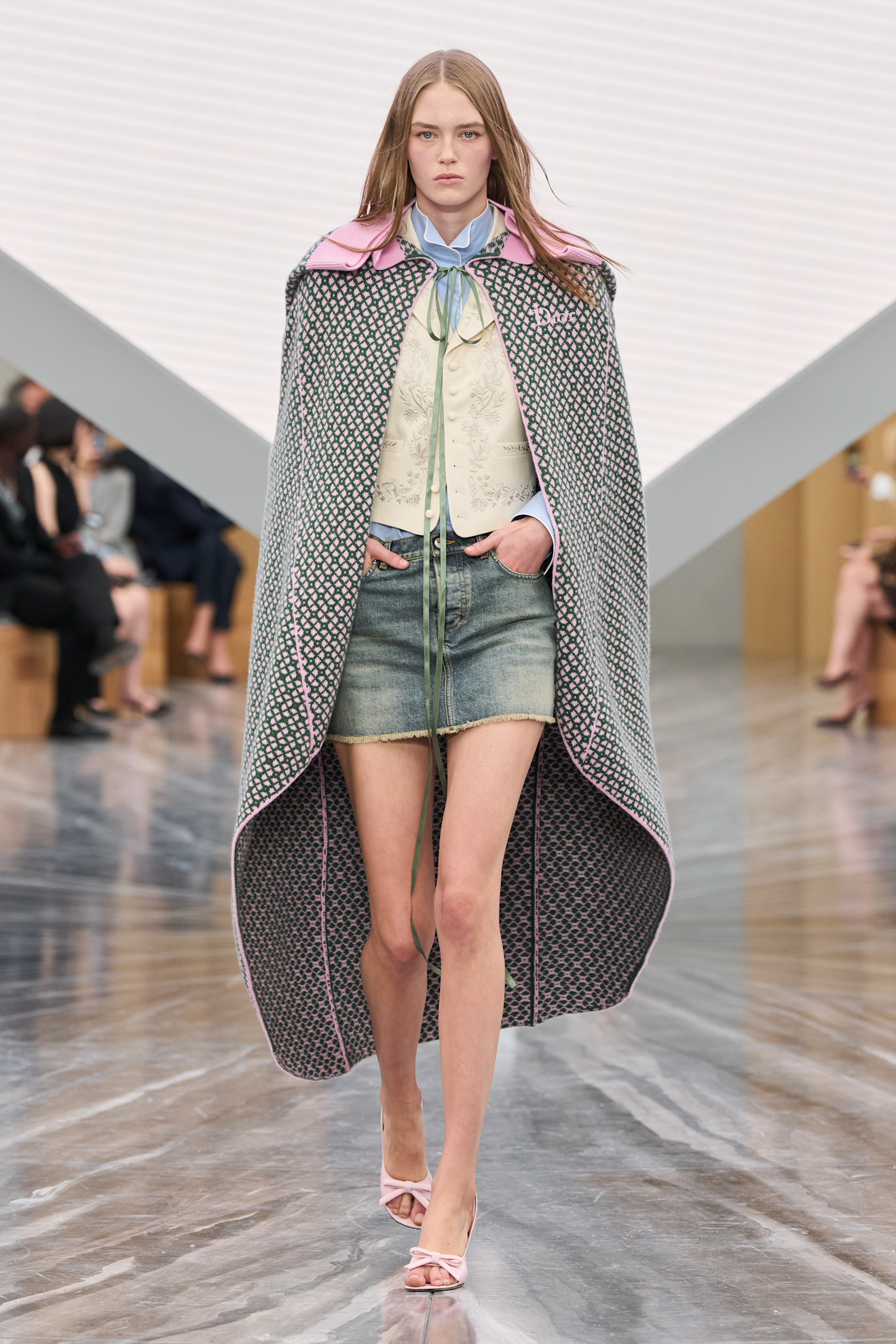 عرض الأزياء الجاهزة من Christian Dior لربيع وصيف 2026