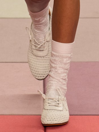 عرض الأزياء الجاهزة من Fendi لربيع وصيف 2026