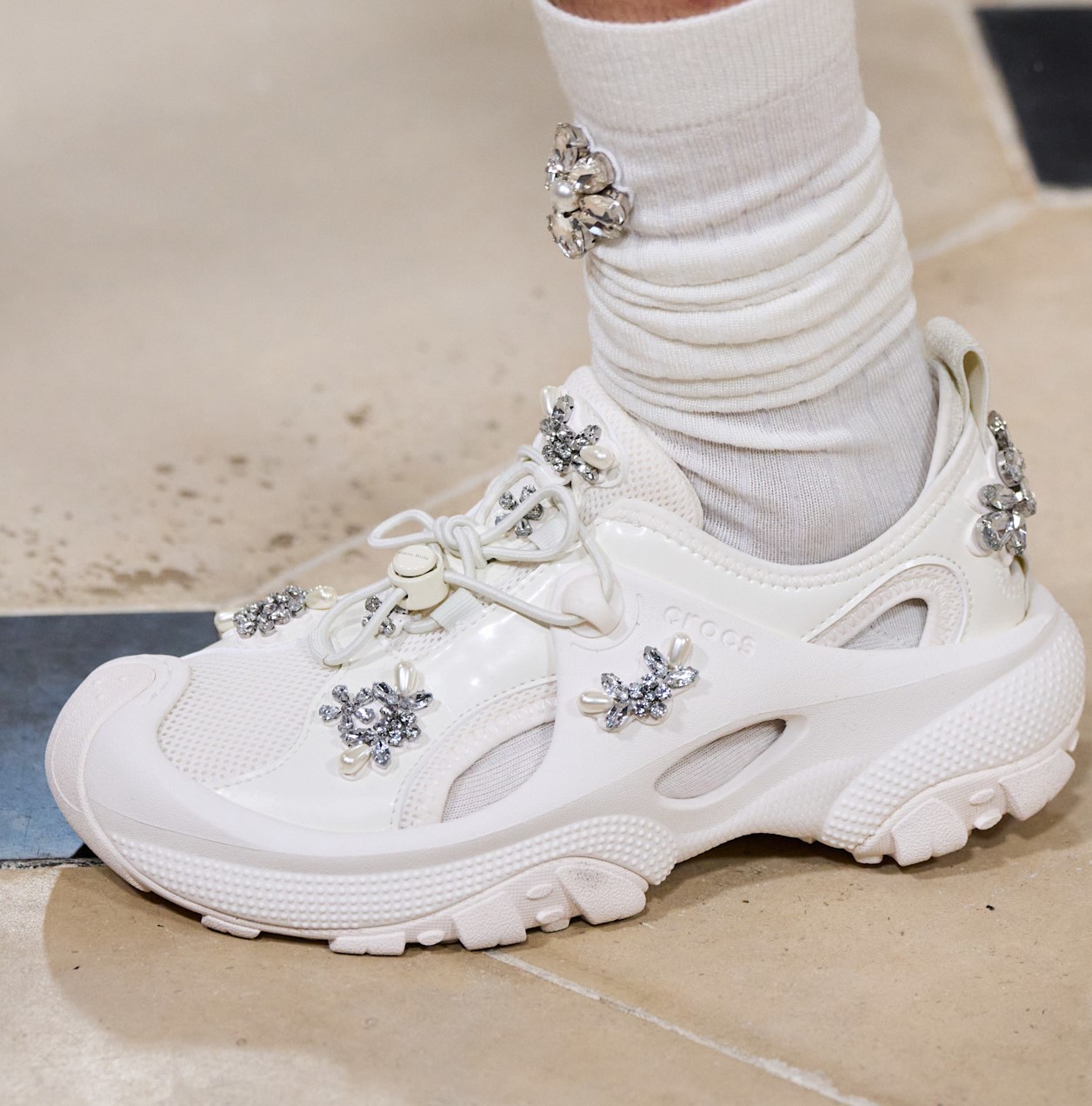 عرض الأزياء الجاهزة من Simone Rocha لربيع وصيف 2026