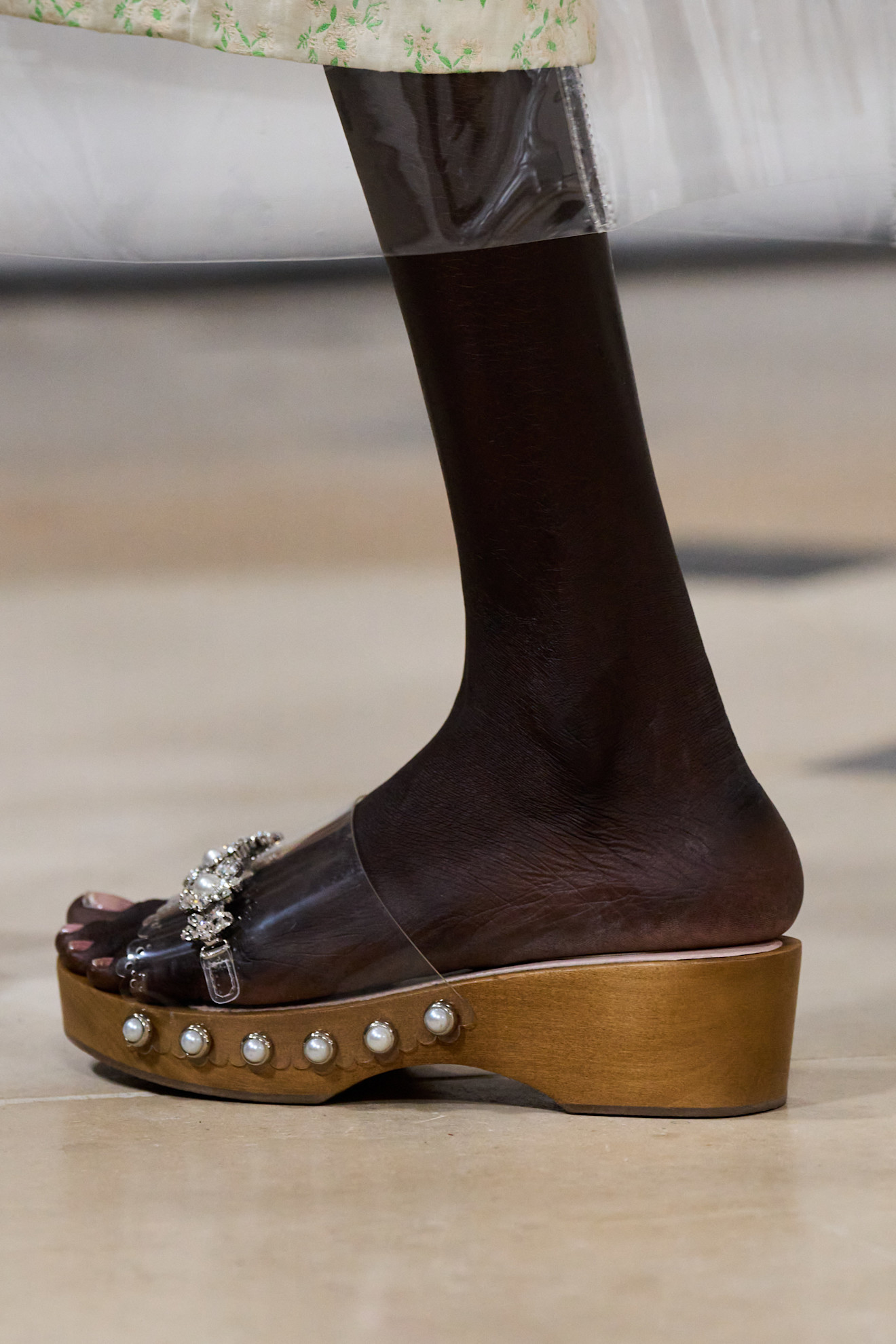 عرض الأزياء الجاهزة من Simone Rocha لربيع وصيف 2026