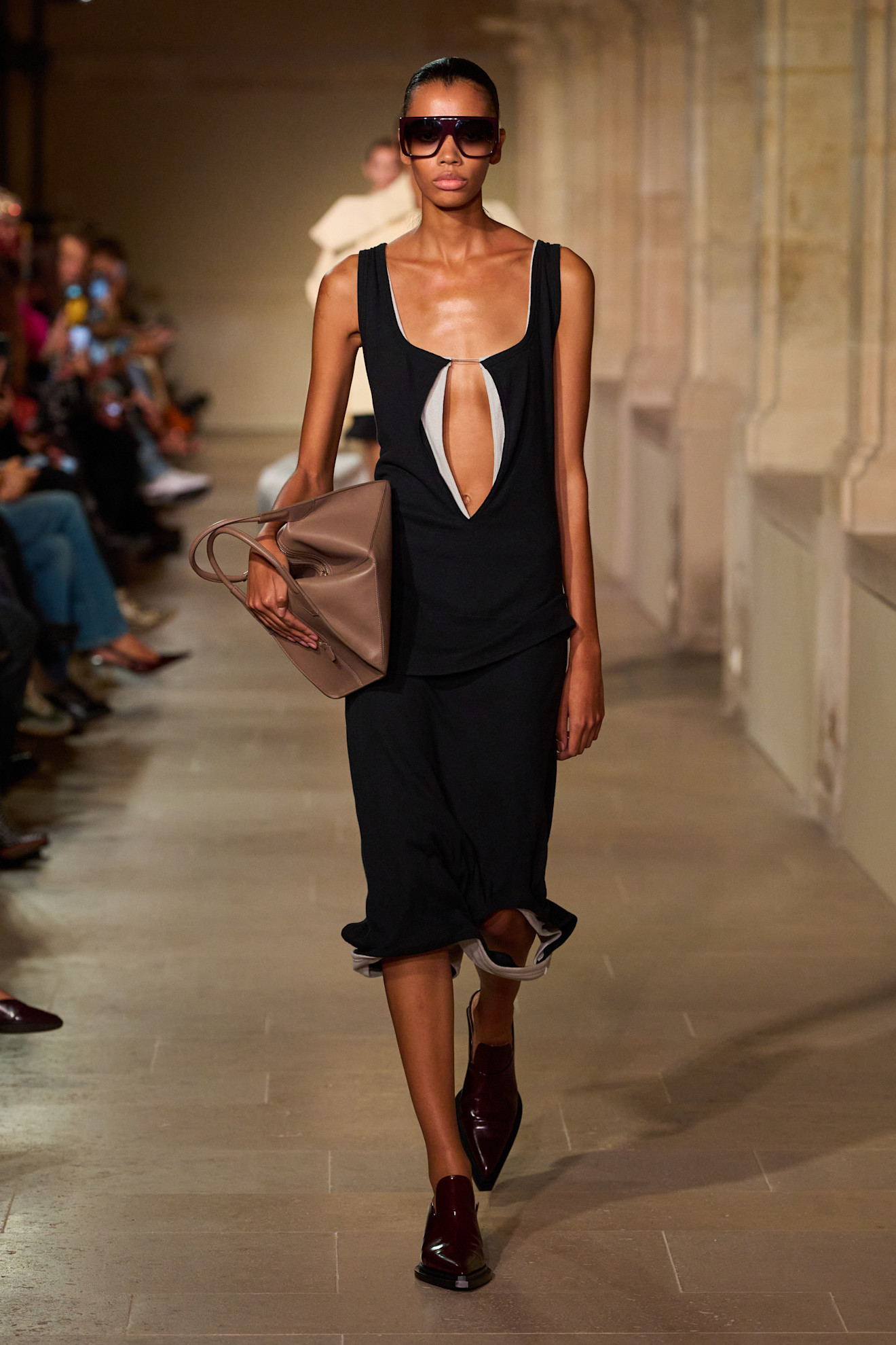 عرض الأزياء الجاهزة من Victoria Beckham لربيع وصيف 2026