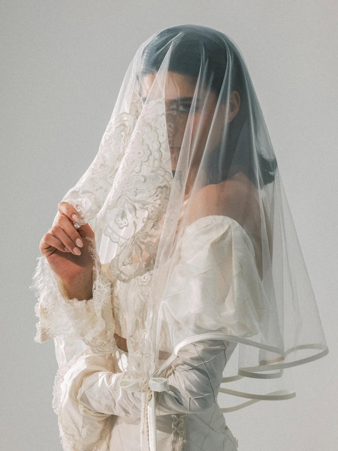 عروس نور عزازي