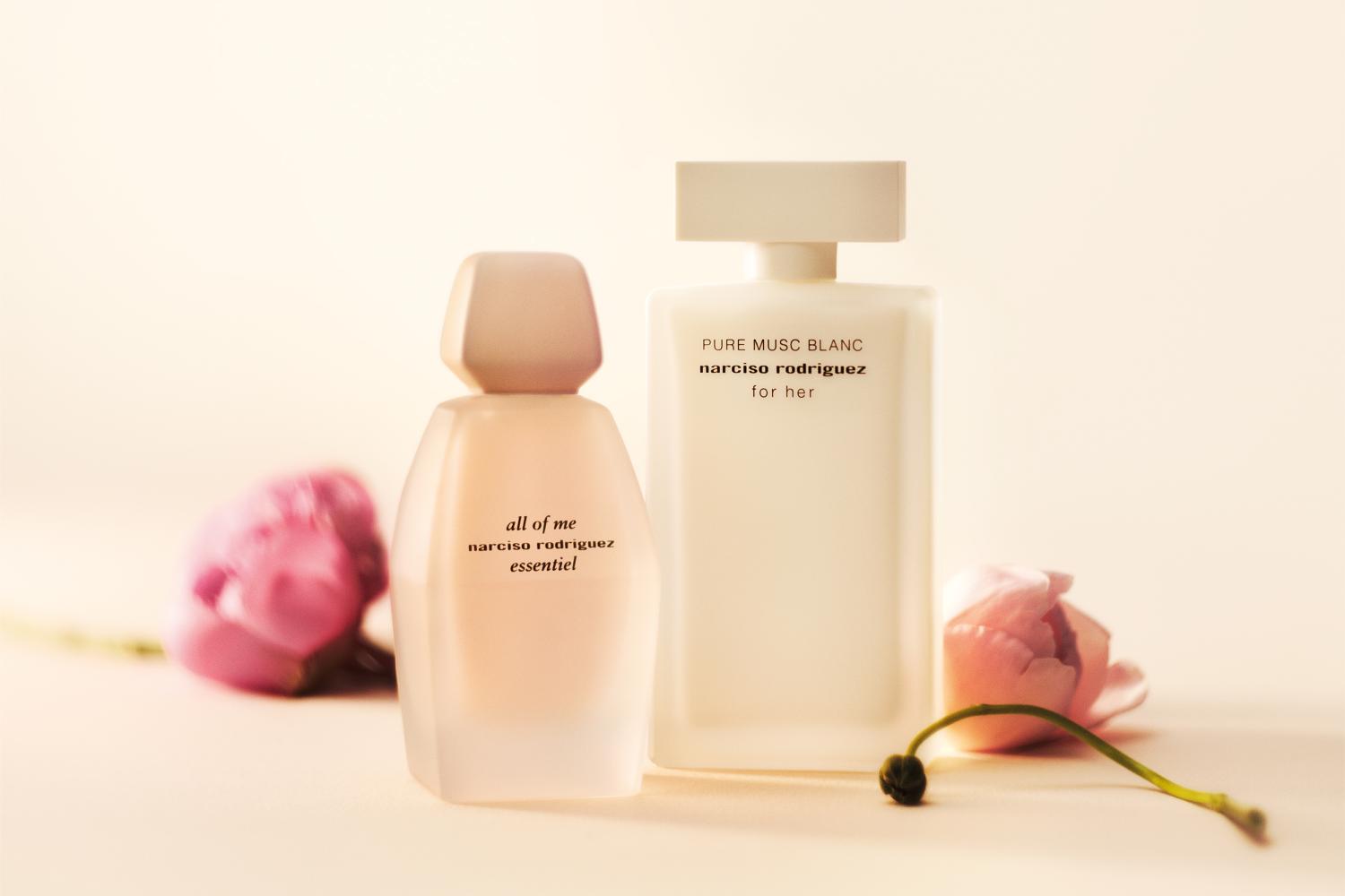 عطر أول أوف مي إيسانسييل (all of me essentiel) من نارسيسو رودريغيز (Narciso Rodriguez)..