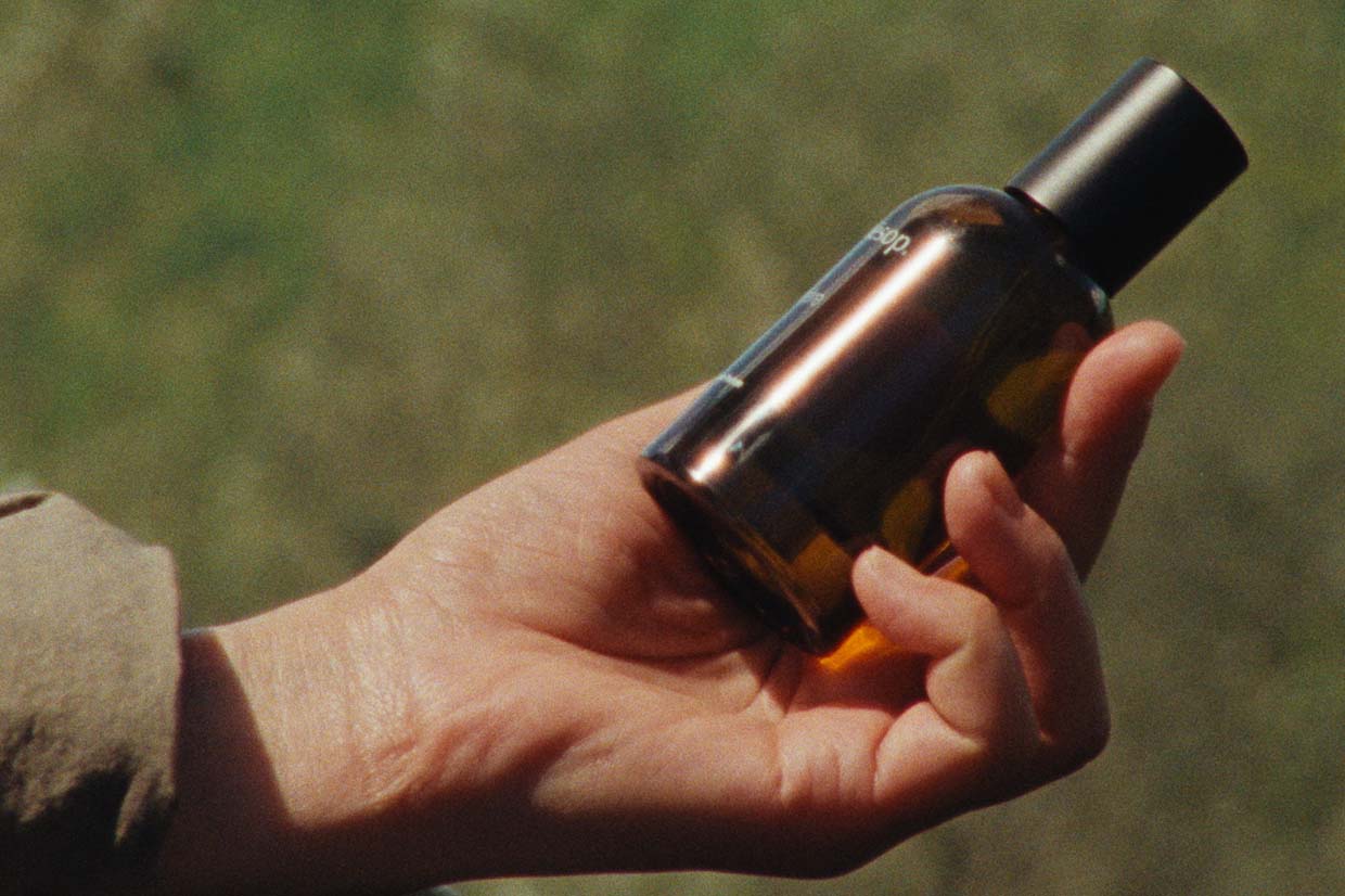 عطر فيرير أو دو بارفوم يفوح برائحة الحمضيات المنعشة من علامة إيسوب