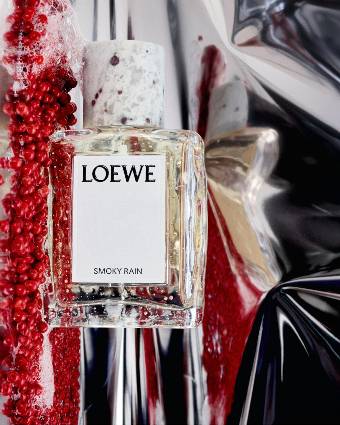 عطر Smoky Rain من LOEWE Perfumes