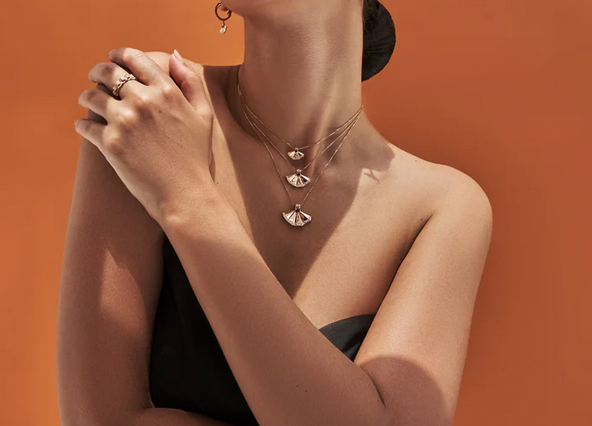 عقد  The Muse  من دار  Khayal