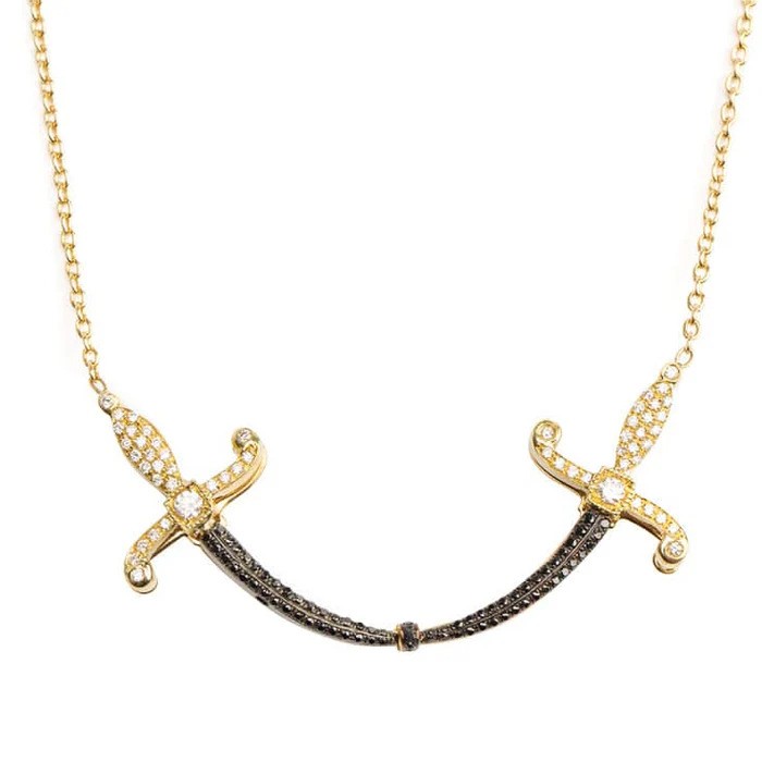 عقد بلمسات شرقية من Charmaleena