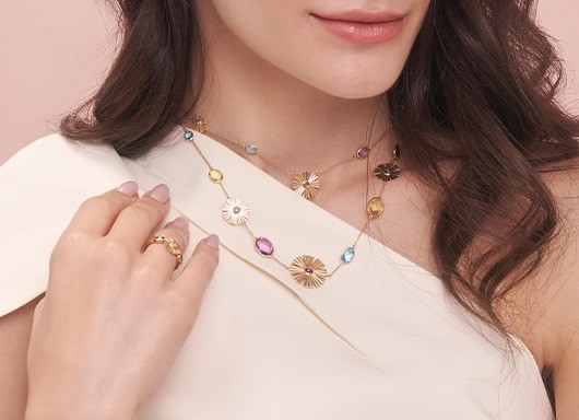 عقد مرصع بحجر التوباز من  Damas