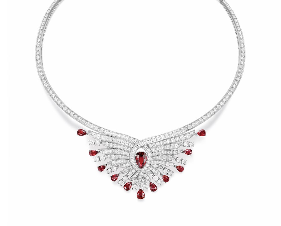 عقد من بياجيه Piaget